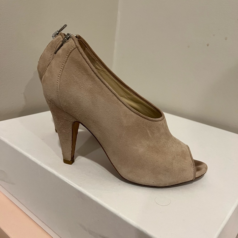 Loeffler Randall heels size 6.5